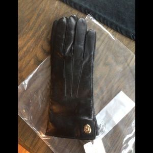 Coach leather women’s gloves black cashmere lined size 8
